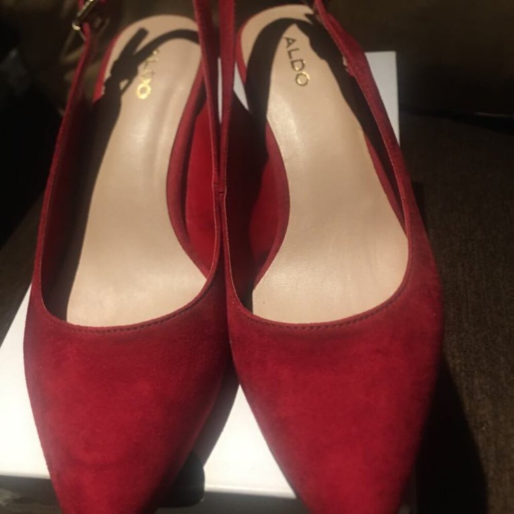 Aldo Red Suede Sandals Close-Toe Gaucha Size 8.5